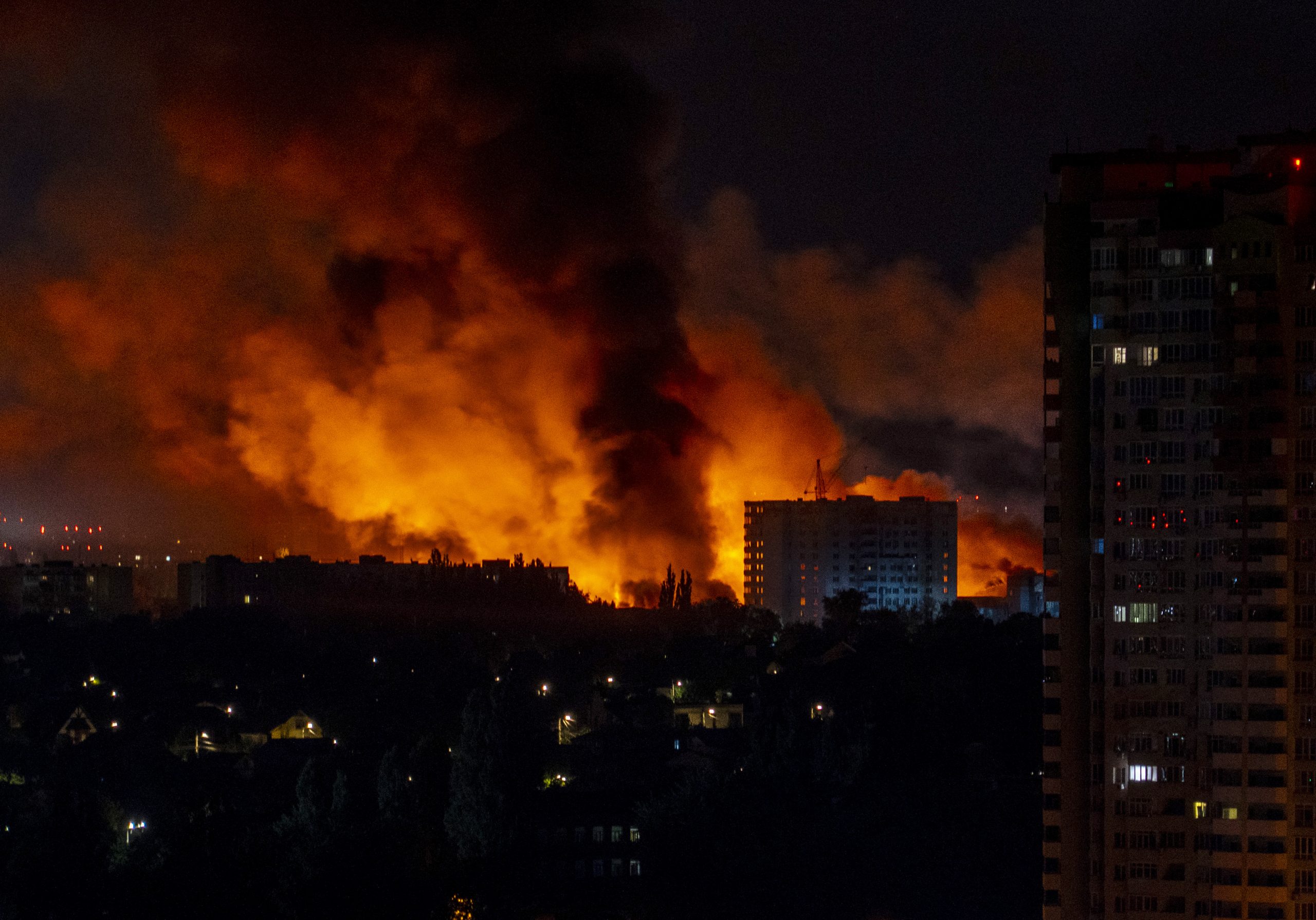 Ataque russo massivo com mísseis balísticos e drones deixa 17 mortos e dezenas de feridos em Kiev