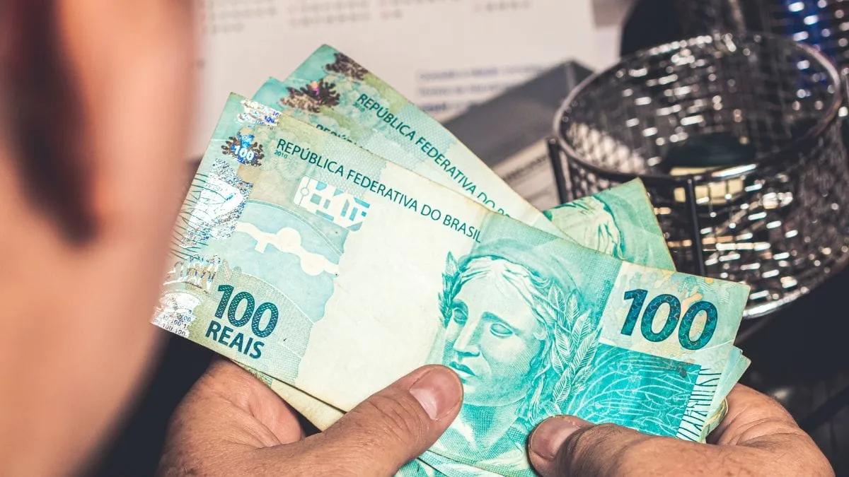 Impostos, salário mínimo e contas: o que pode mudar no bolso dos brasileiros em 2027