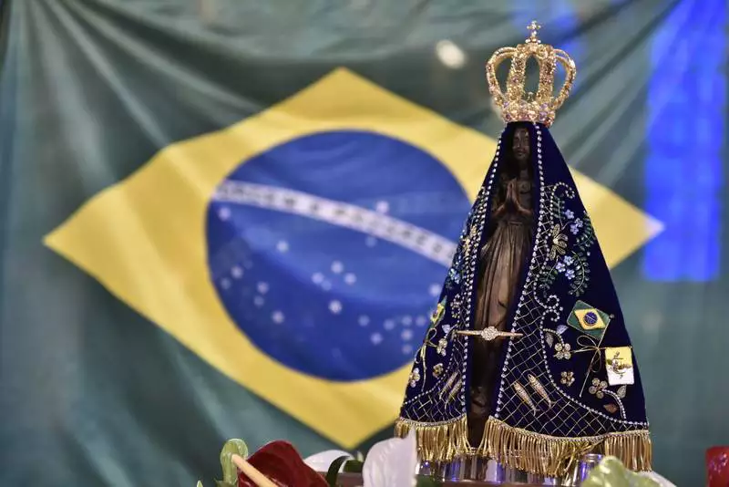 Fé toma as ruas de Betim nesta segunda com carreata e missa para Nossa Senhora Aparecida