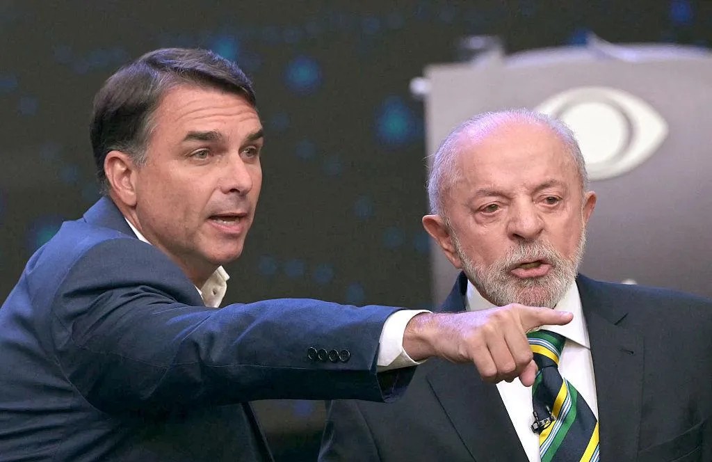 Lula e Flávio Bolsonaro chegam à reta final sob pressão: pesquisa aponta empate técnico e rejeição elevada